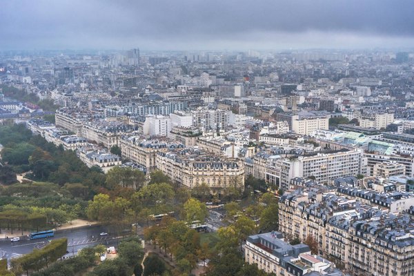 Quels sont les avantages de louer une maison de vacances en Écosse avec des cours de pêche à la mouche et des visites de lochs?